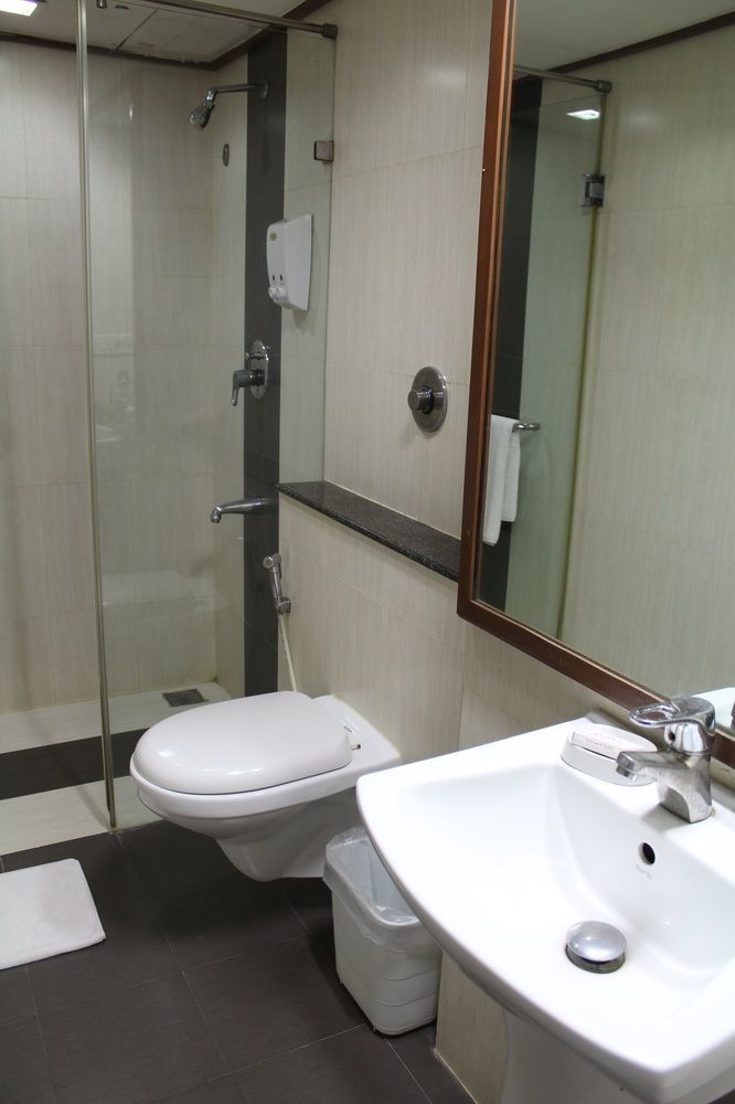צ'נאי The Lotus Apartment Hotel, Venkatraman Street מראה חיצוני תמונה